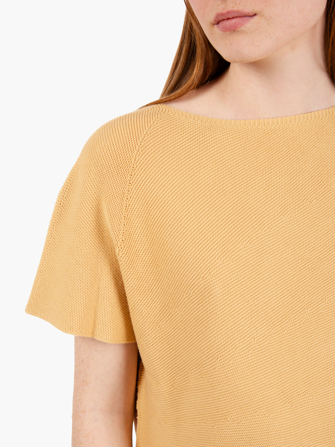 Maglia scollo a barchetta miele