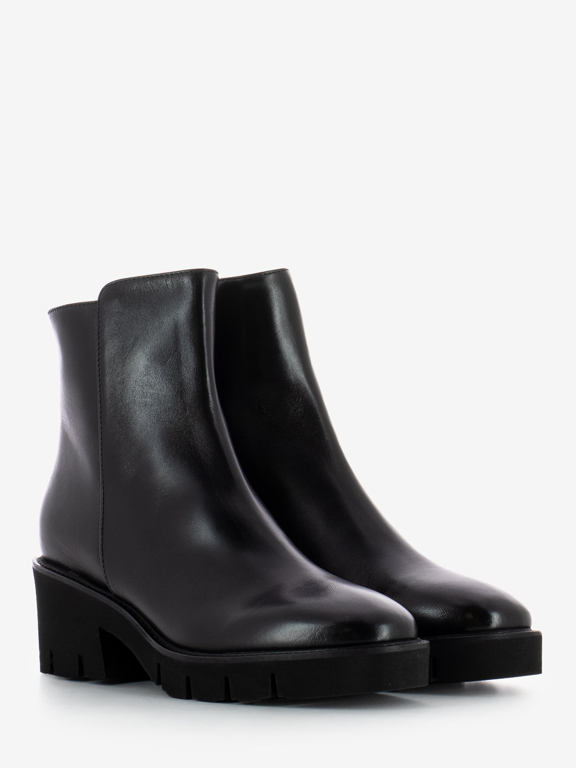 Stivaletti con tacco in pelle nero