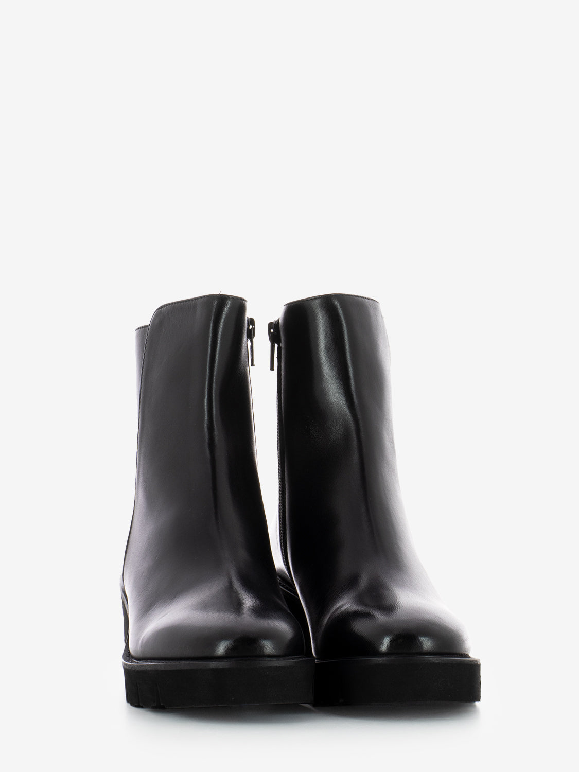 Stivaletti con tacco in pelle nero
