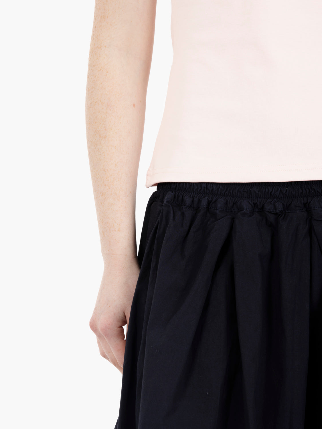 Maglia basic con scollo a V confetto