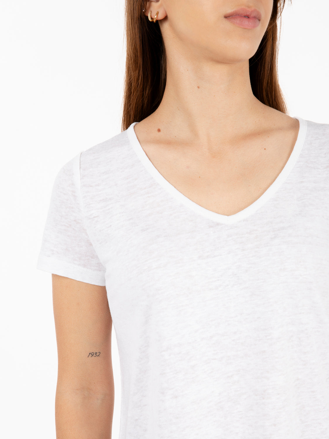 White jersey double length V-neck T-shirt