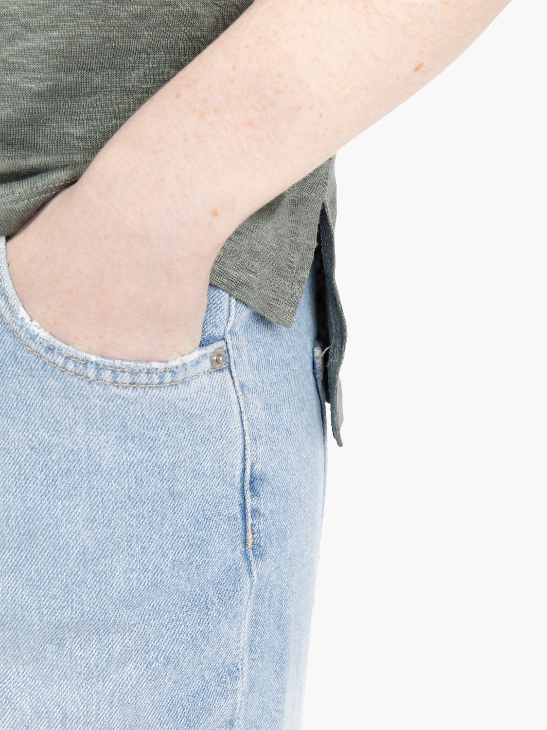 Green linen V-neck T-shirt