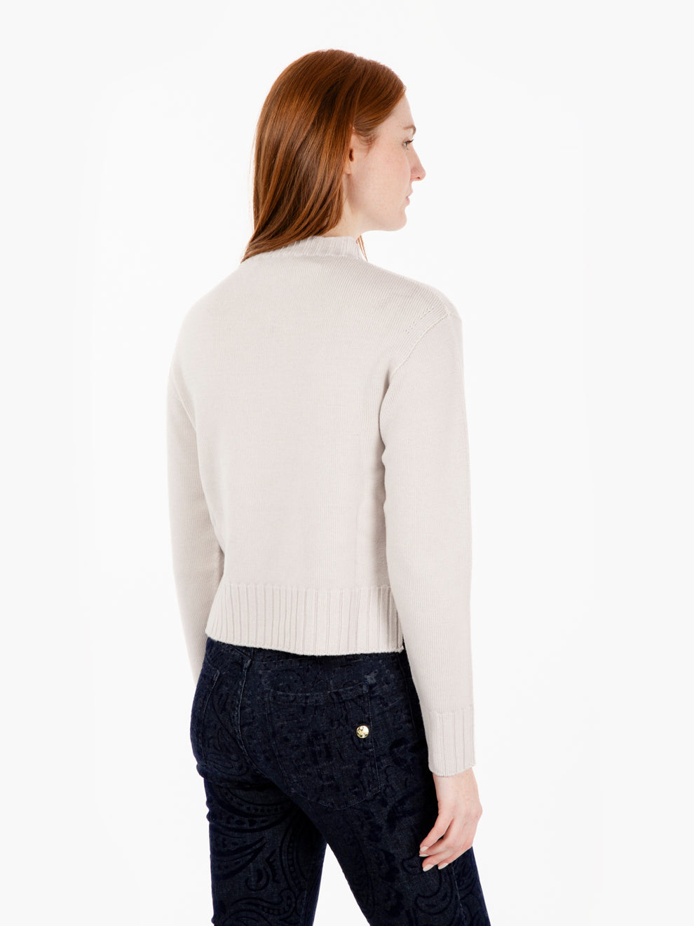 Maglione crop con collo a cratere in lana gesso