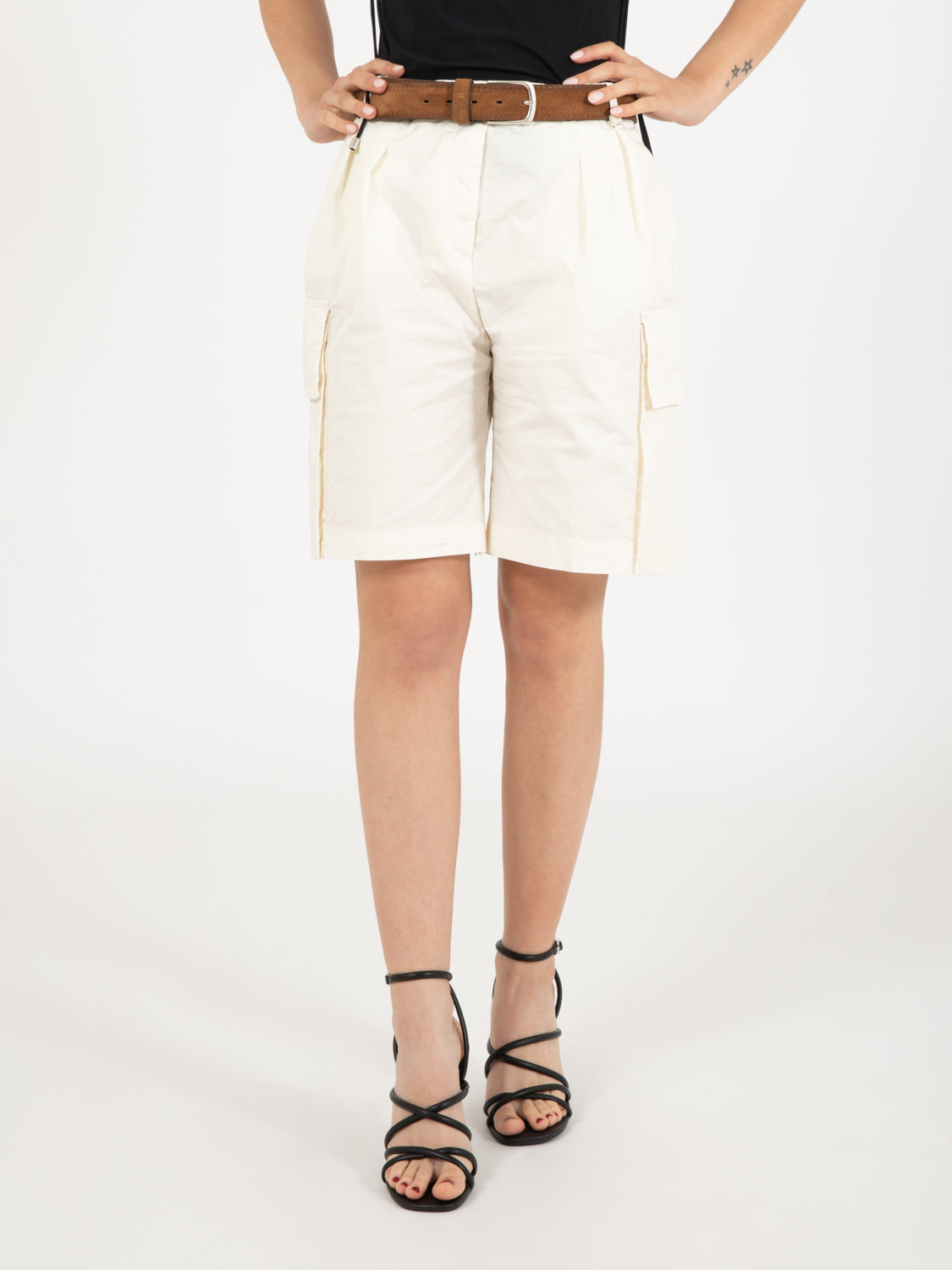 Bermuda con tasche latte
