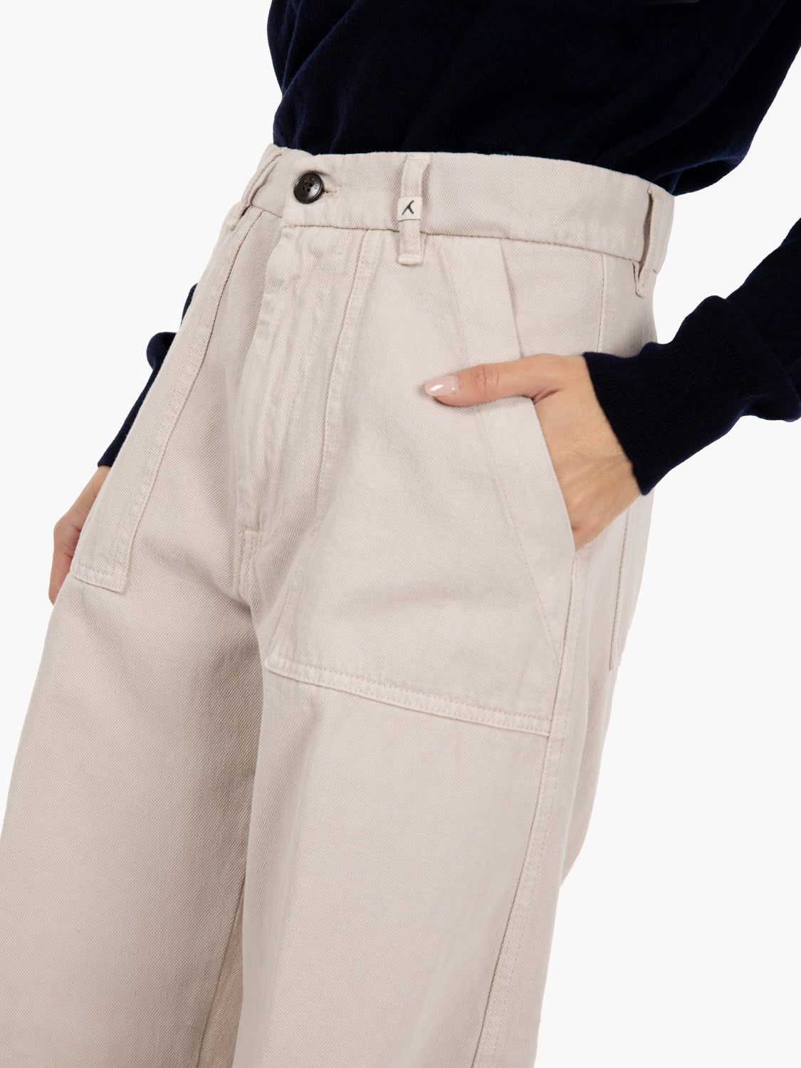 Pantaloni carrot fit fatigue sabbia