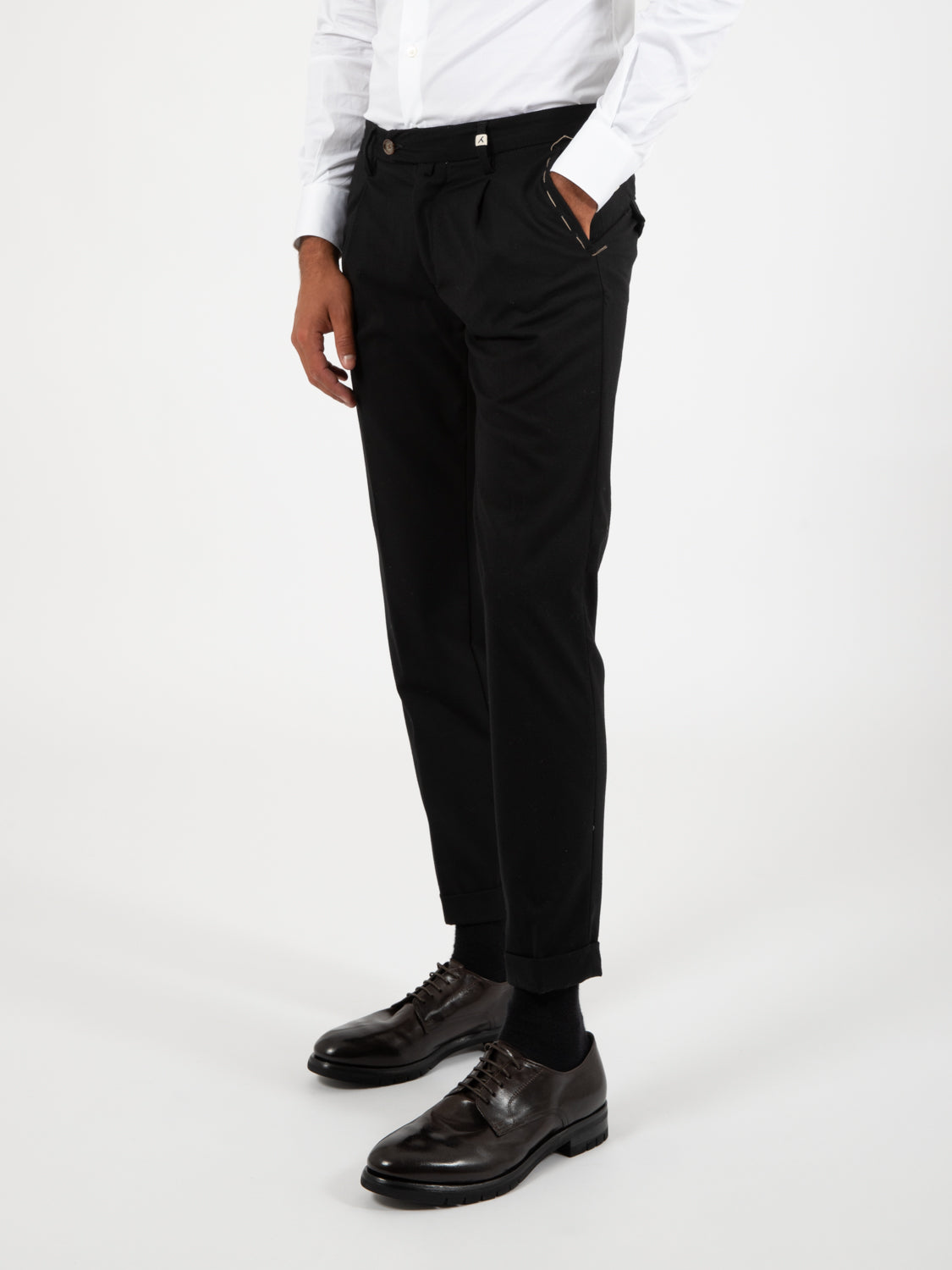 Pantaloni carrot neri
