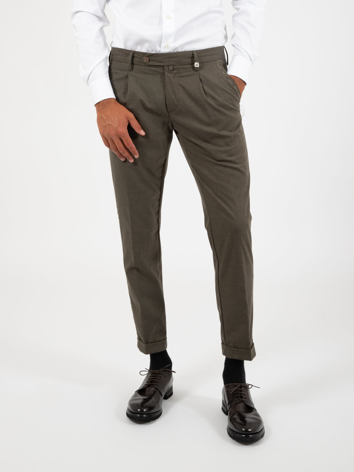 Pantaloni carrot verdi militare