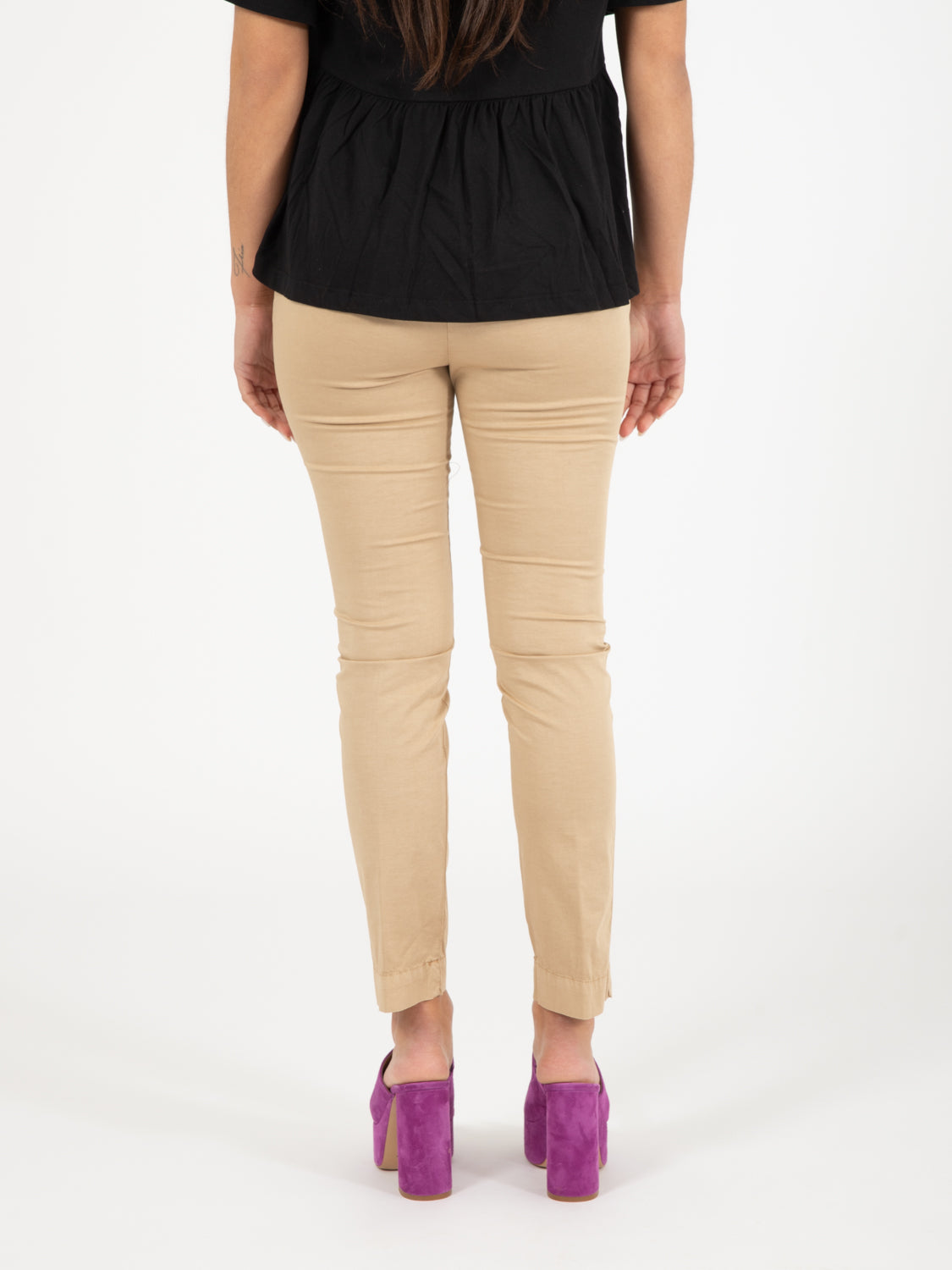 Pantaloni skinny in cotone cammello