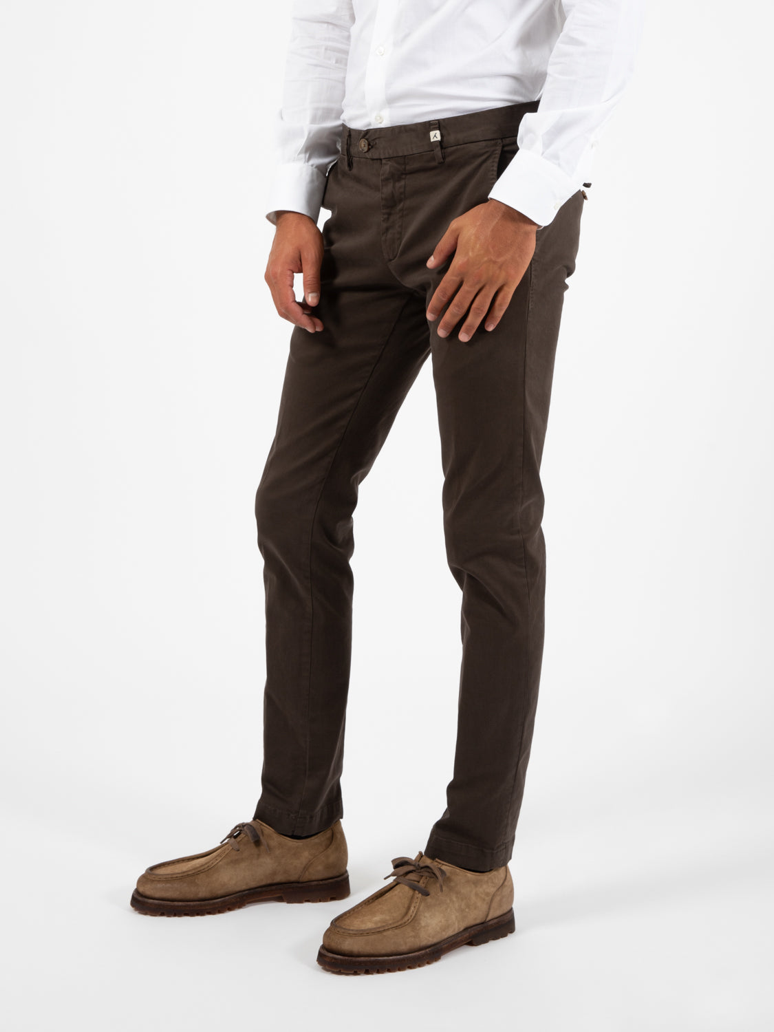 Pantaloni slim in cotone moro