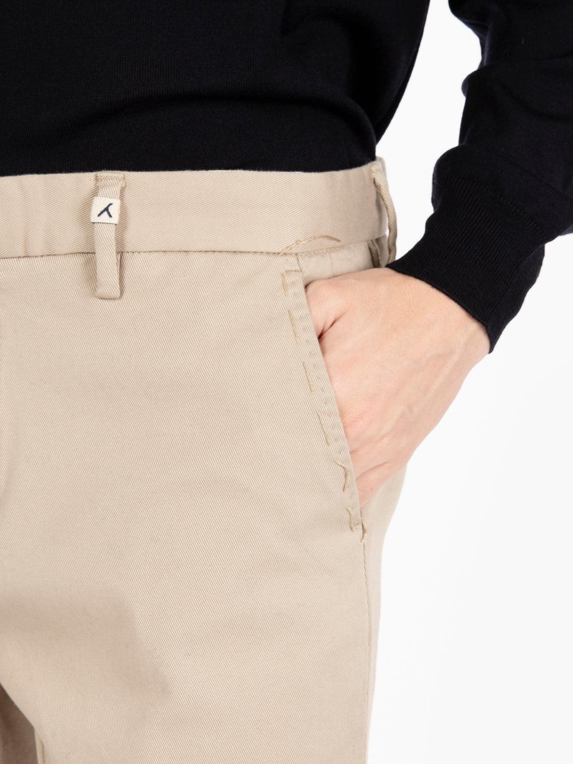 Pantaloni Zeus carrot fit beige