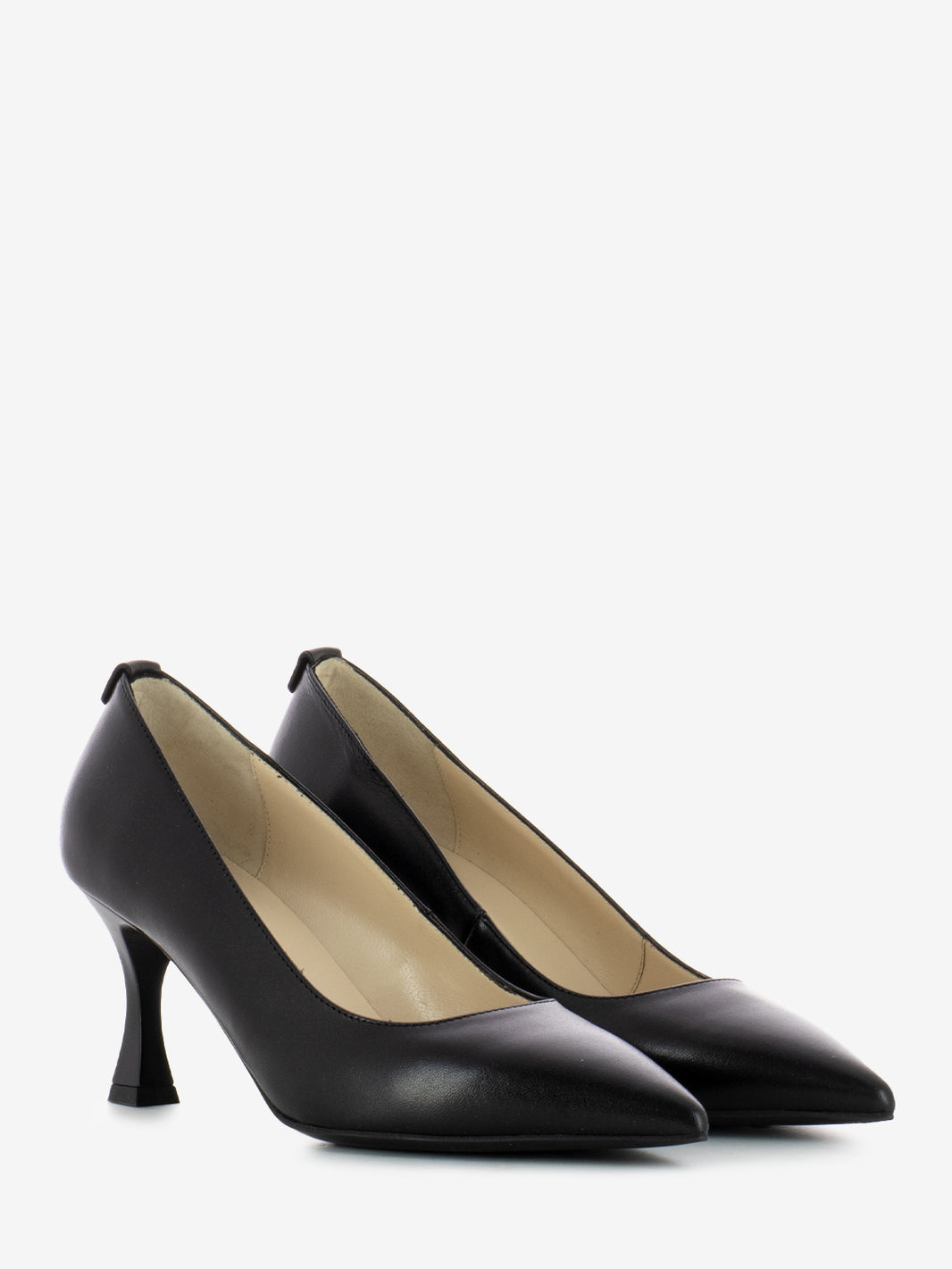 Pandora décolleté in black nappa