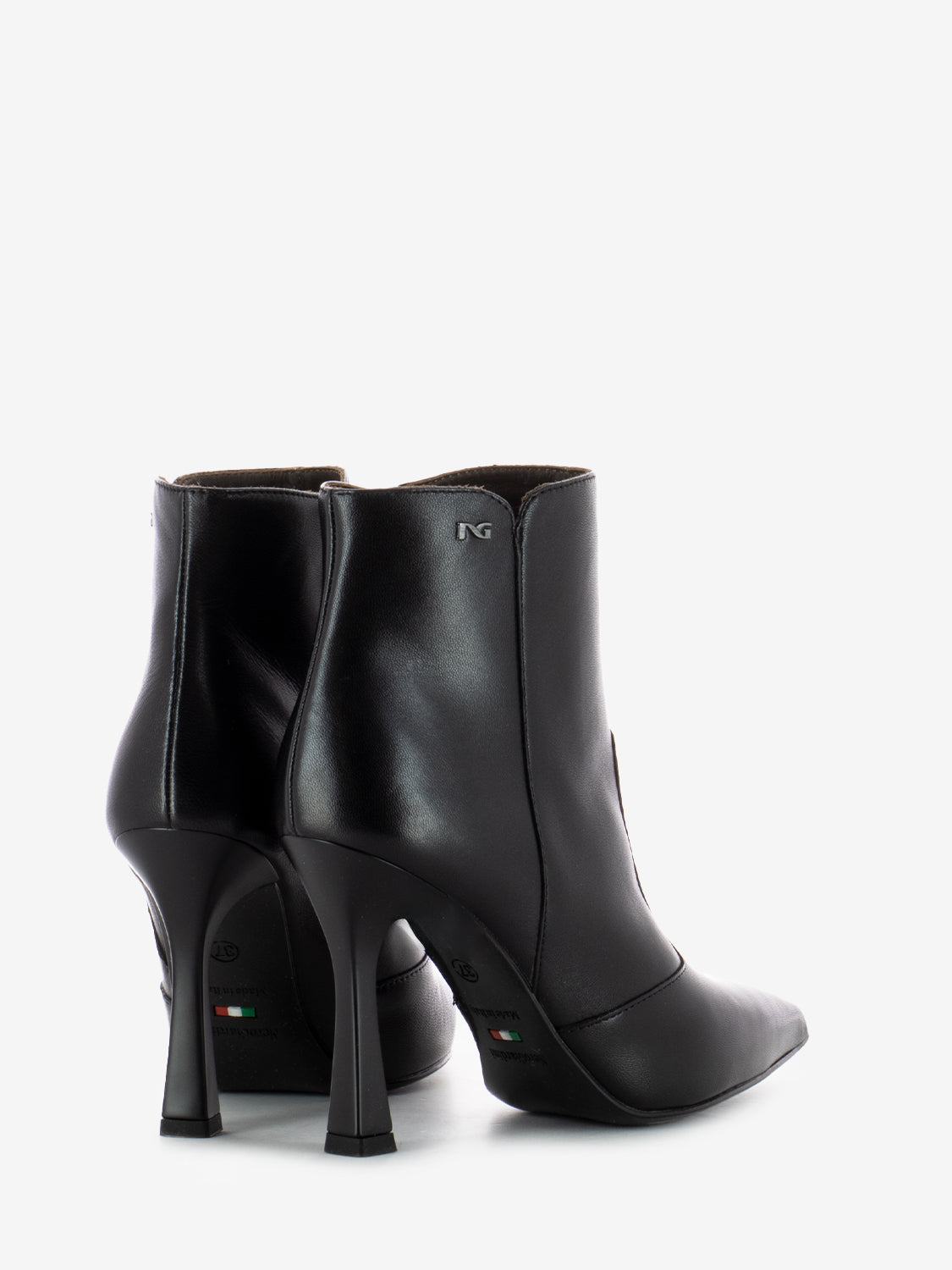 Pandora ankle boots in black nappa