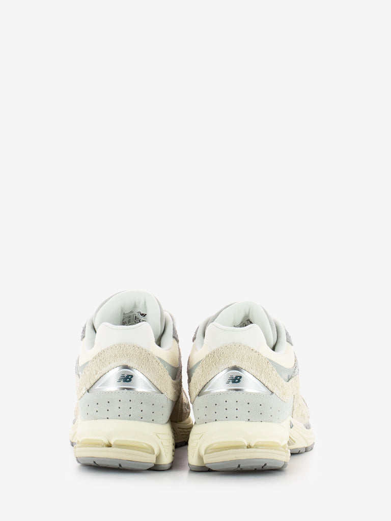 NEW BALANCE - 2002R suede e mesh off white