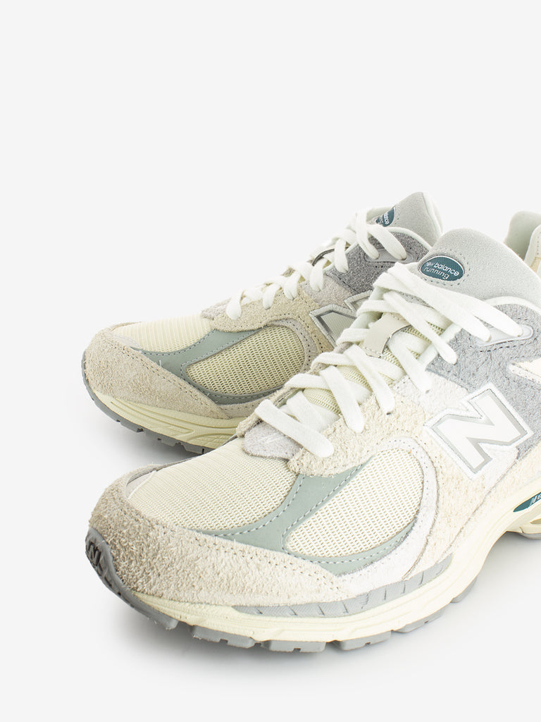 NEW BALANCE - 2002R suede e mesh off white