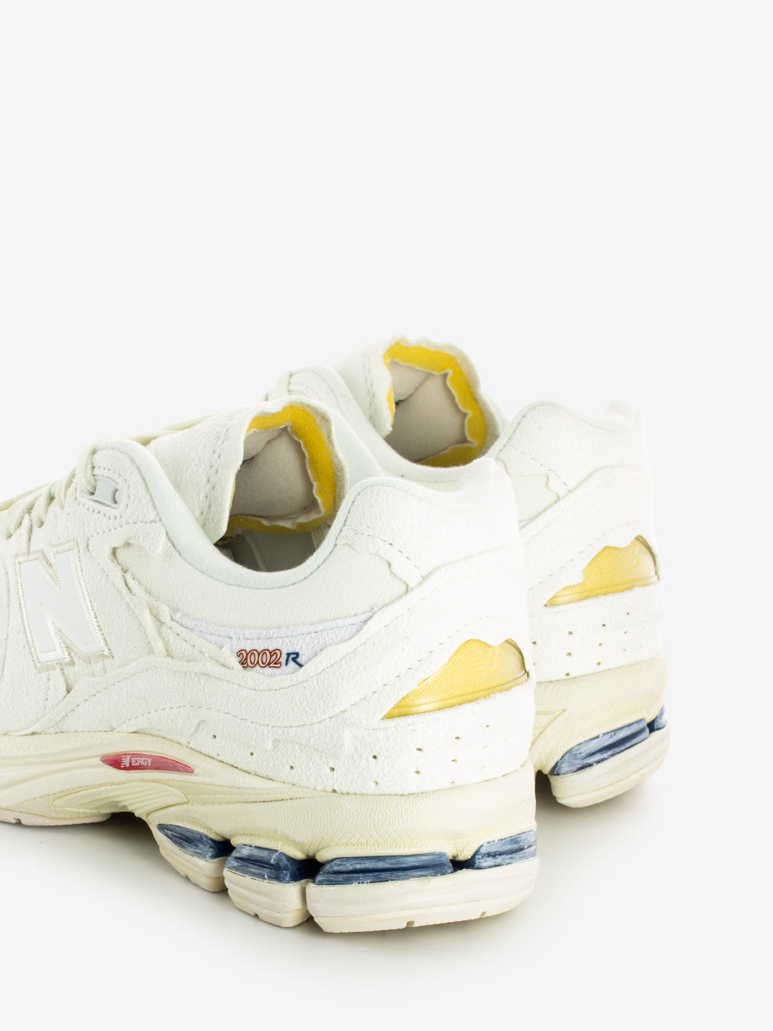 2002R suede e mesh white