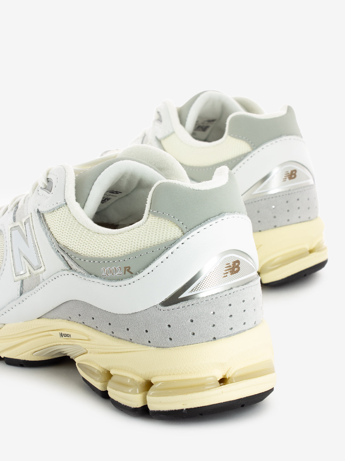M 2002 RIA white