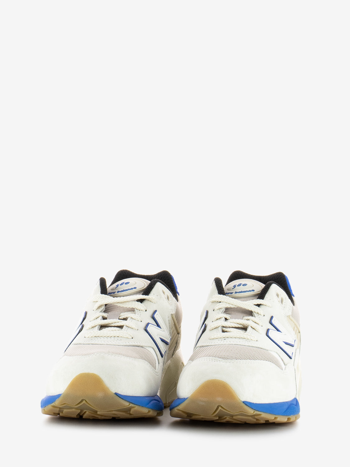 580 lifestyle linen / blue sneakers