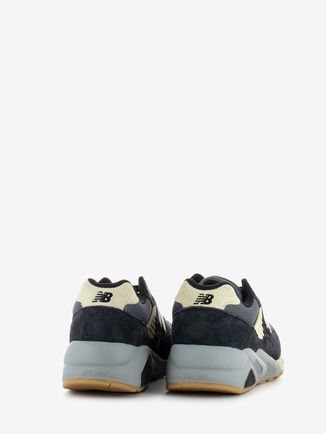 580 unisex phantom lifestyle sneakers