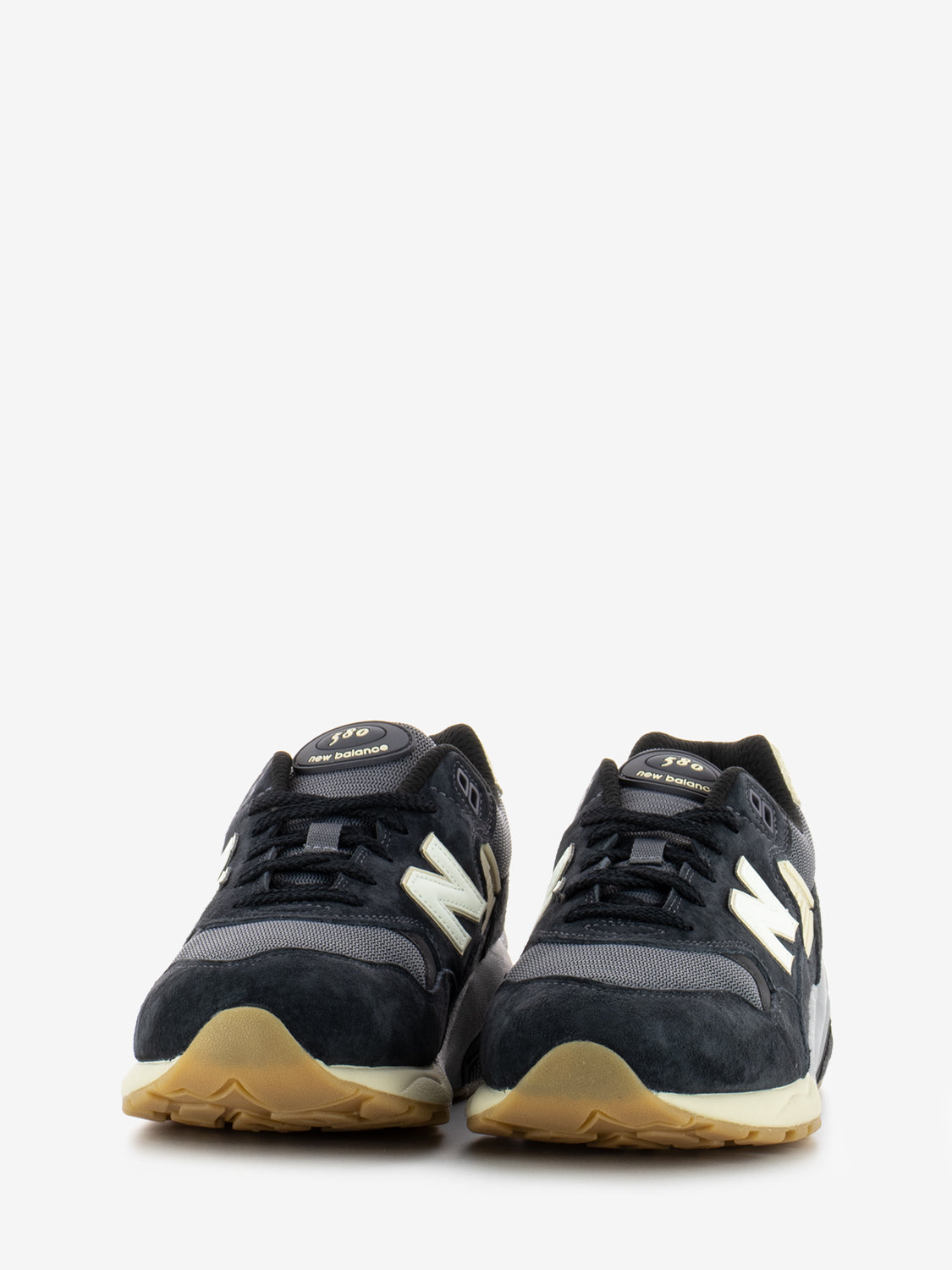 580 unisex phantom lifestyle sneakers
