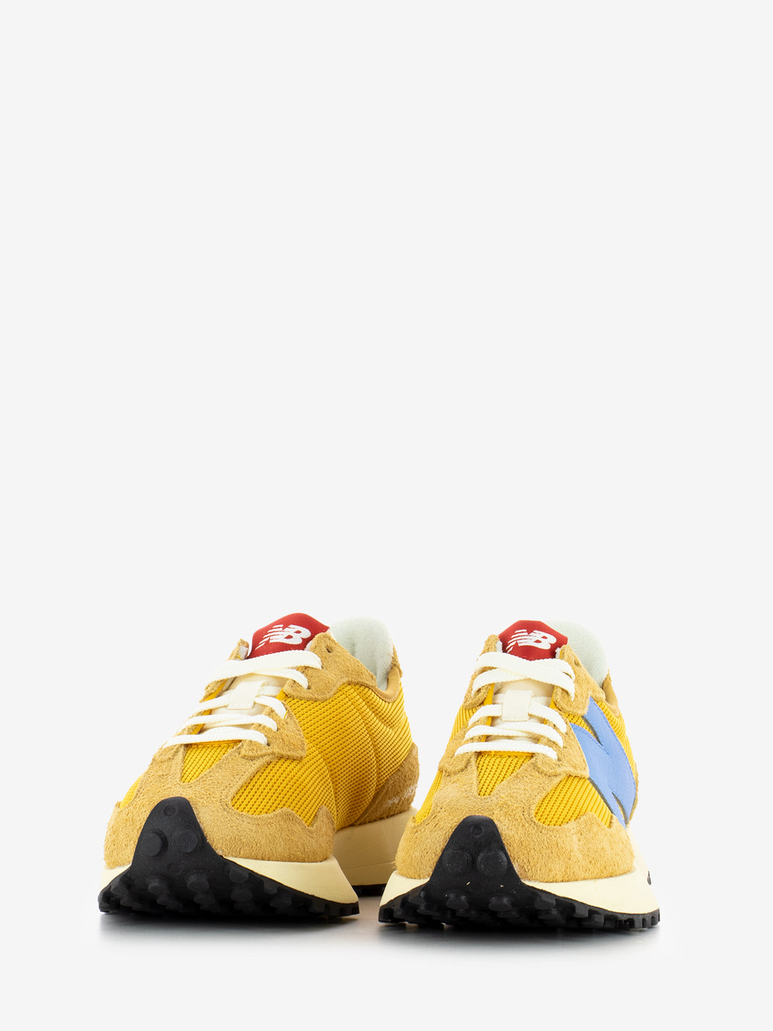 Sneakers lifestyle dried apricot