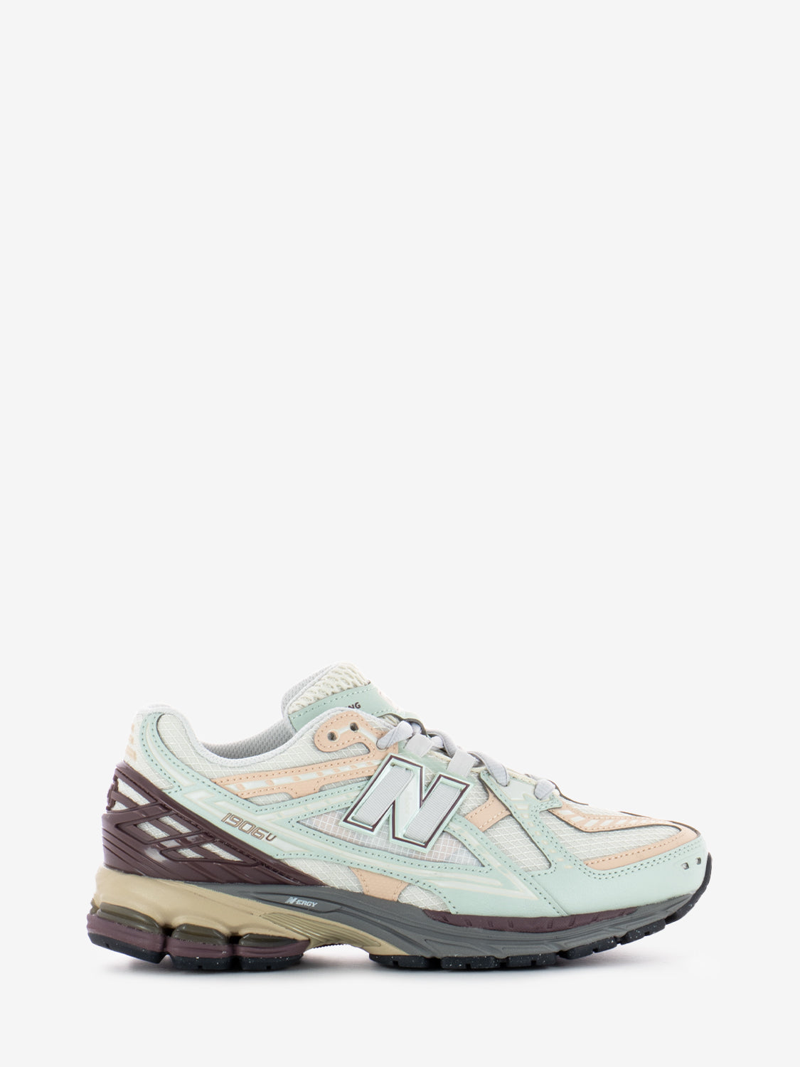 M1906ND lifestyle clay ash sneakers