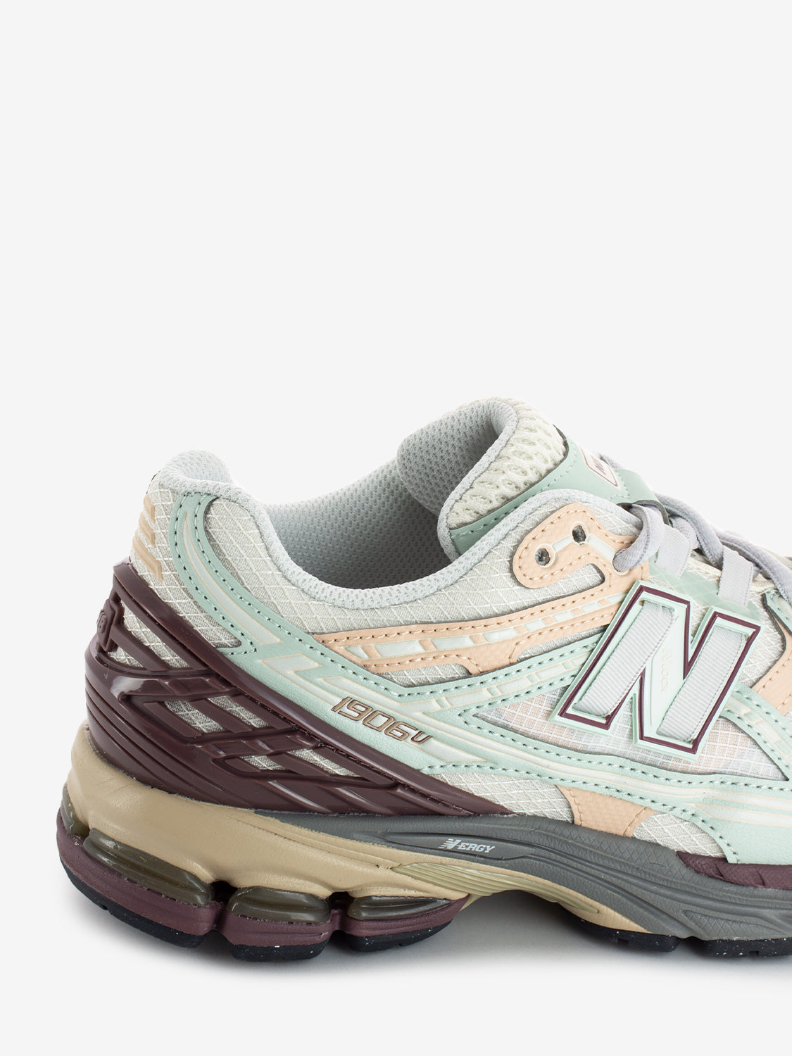 M1906ND lifestyle clay ash sneakers