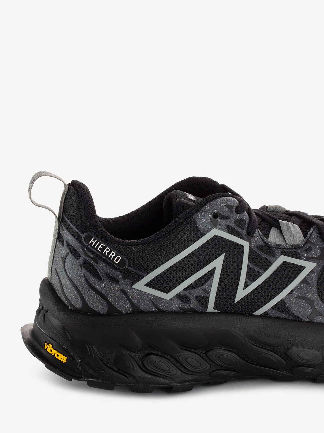 Mens Fresh Foam X Hierro V8 black sneakers