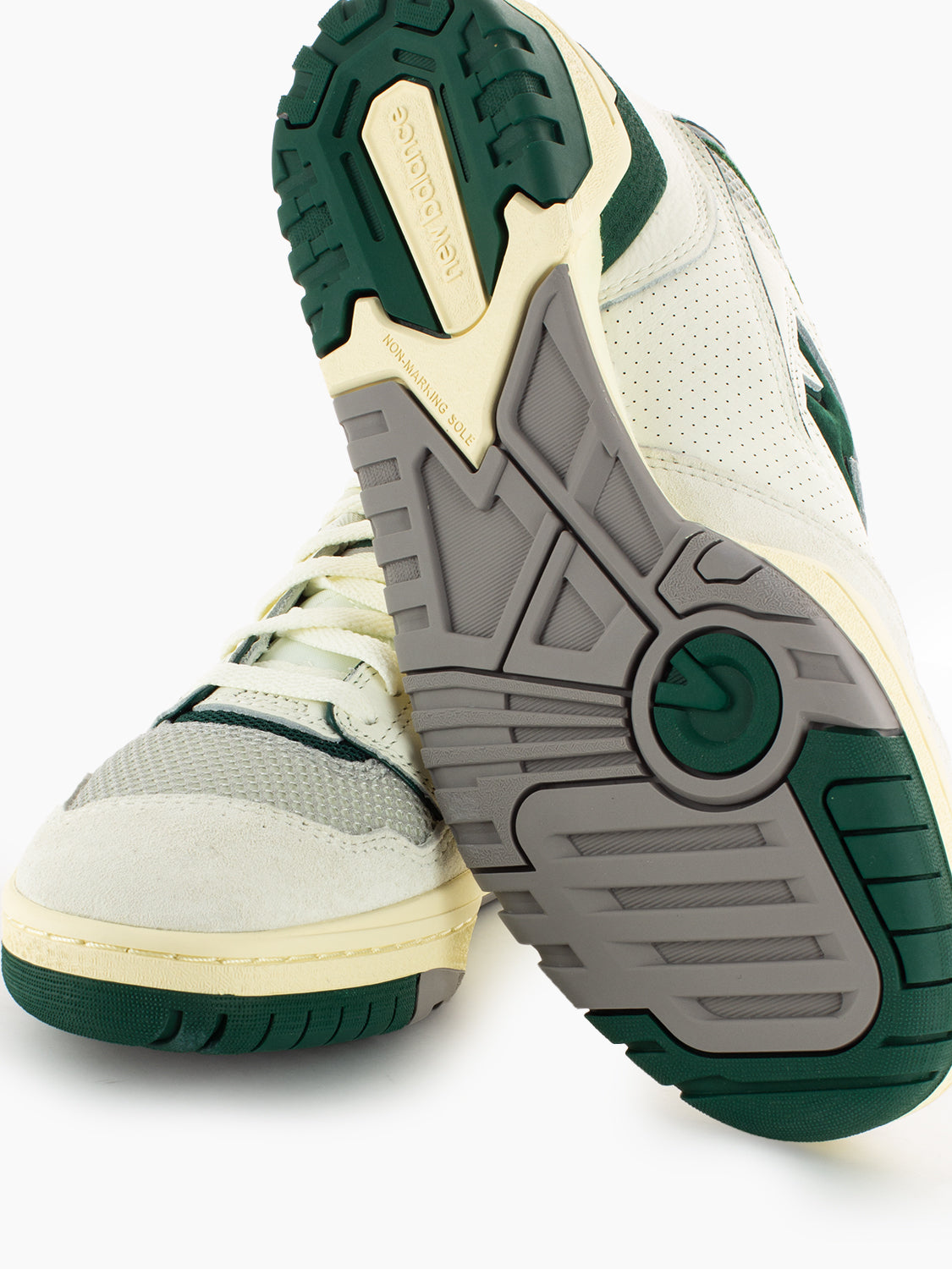 Tier 2 leather textile sneakers off white / green