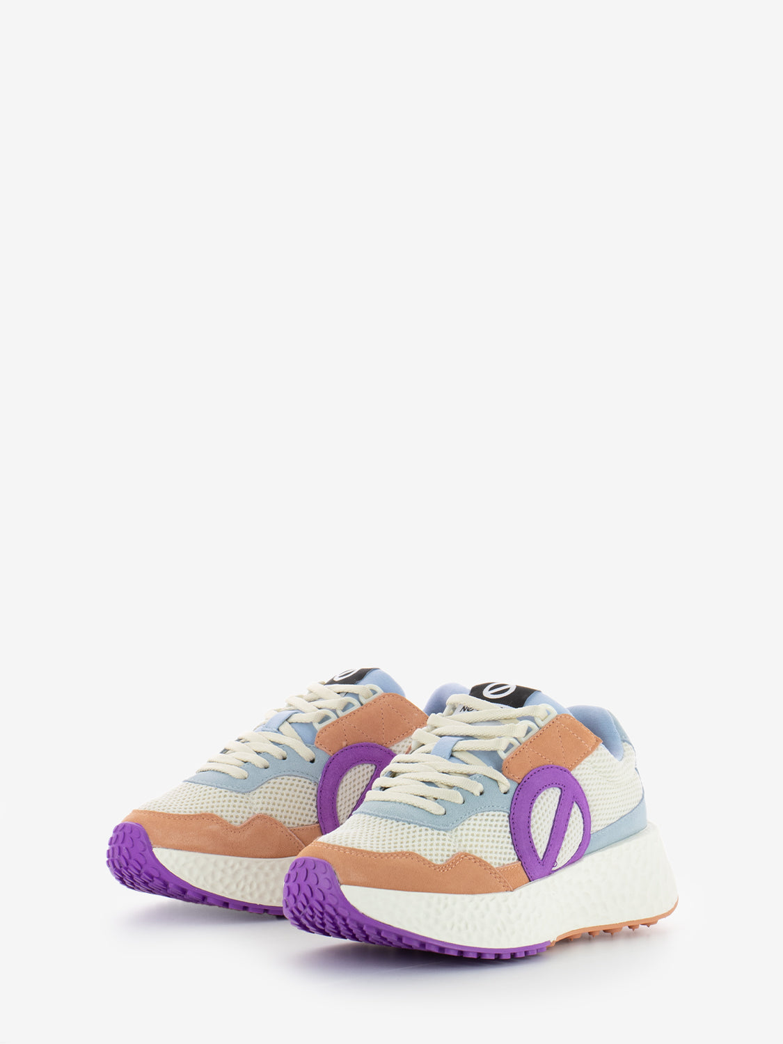 Carter jogger melon / off white sneakers