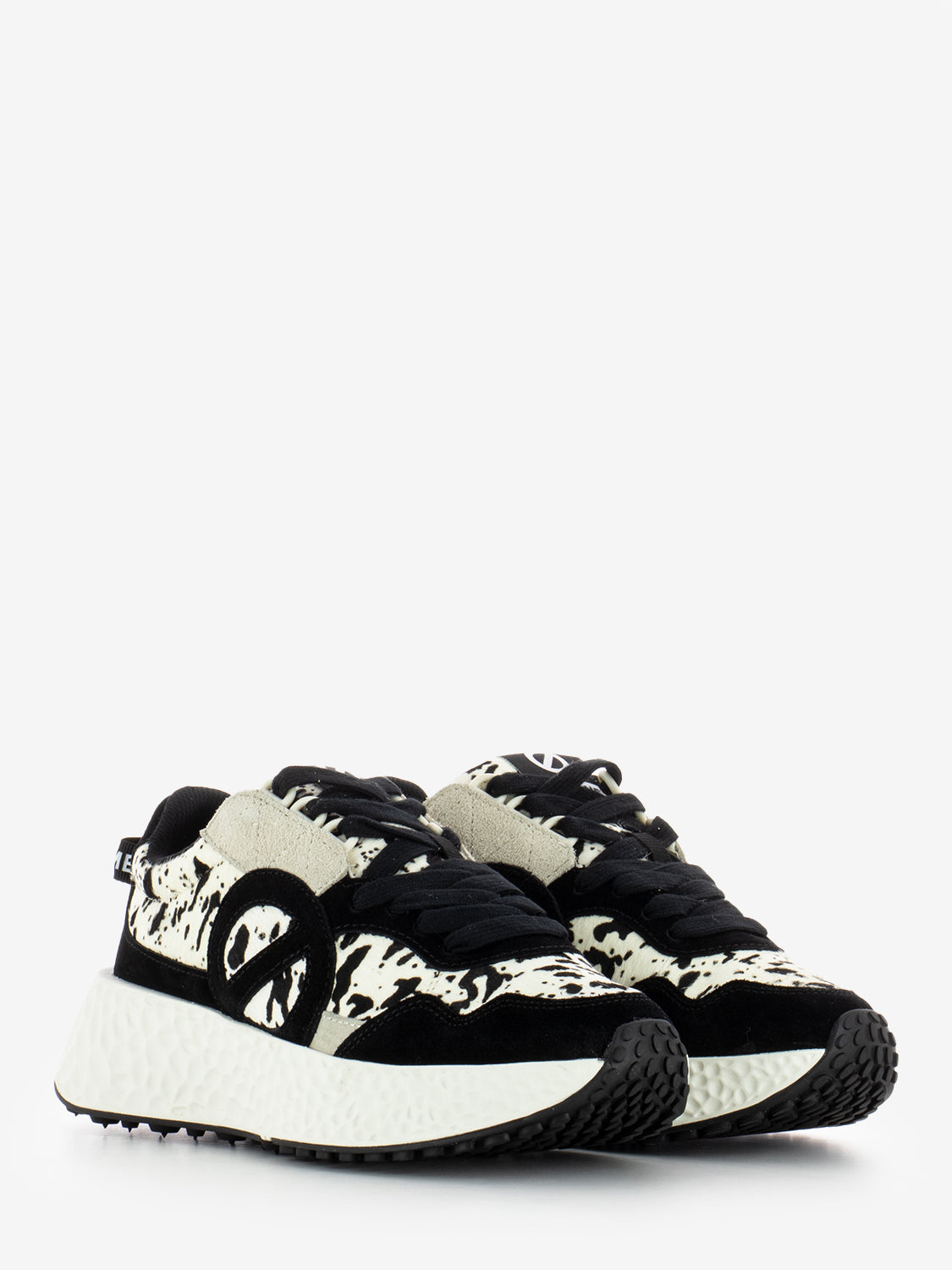 W Carter Jogger suede cow black / milk