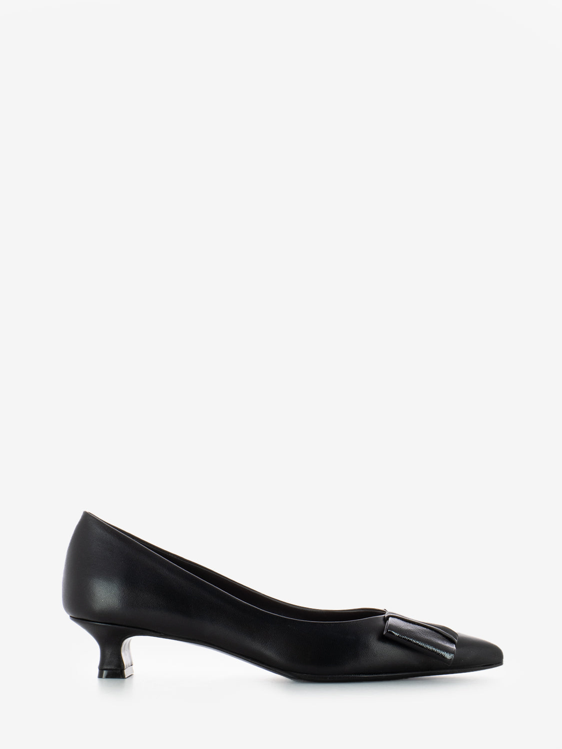 Décolleté in pelle e naplak nero