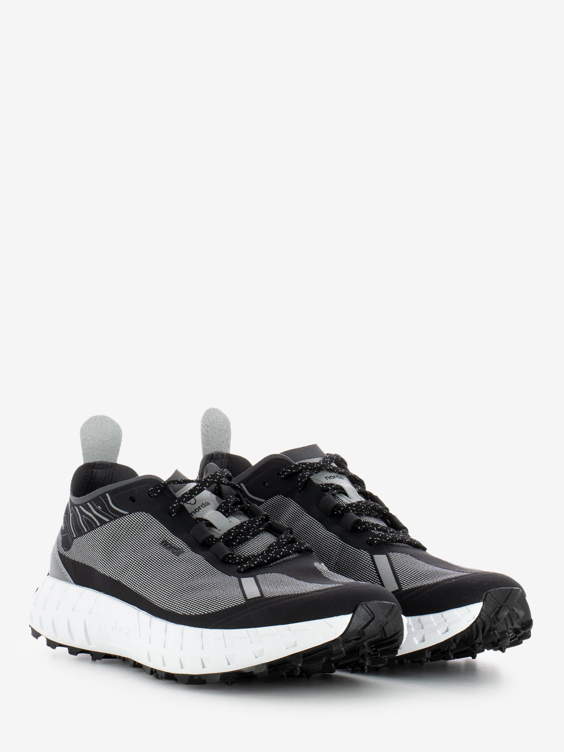 Sneakers NR.001 Core Black