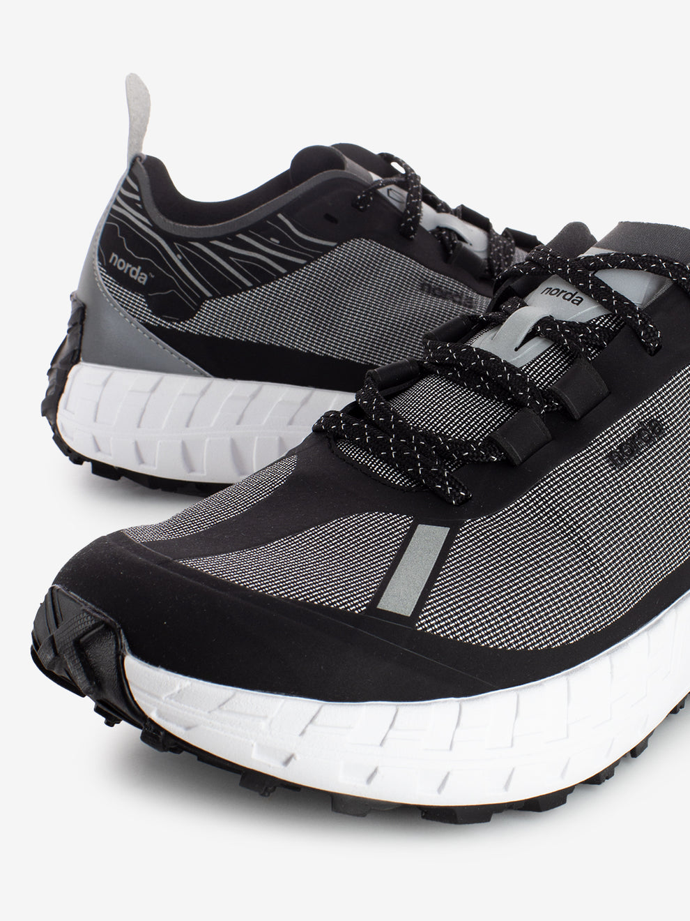 Sneakers NR.001 Core Black