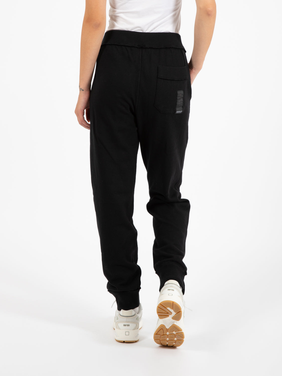 Pantalone con polsino e spacco nero