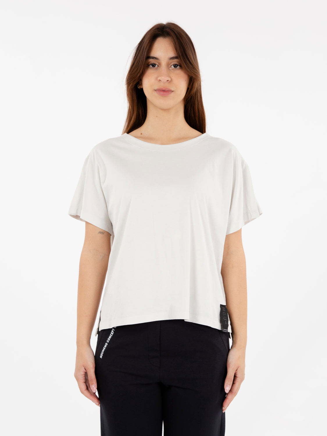 Stucco sleeve slit T-shirt