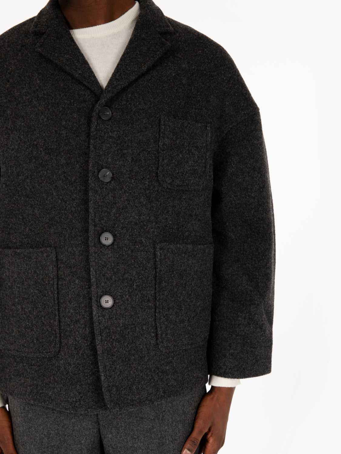 Wool jacket with anthracite sash