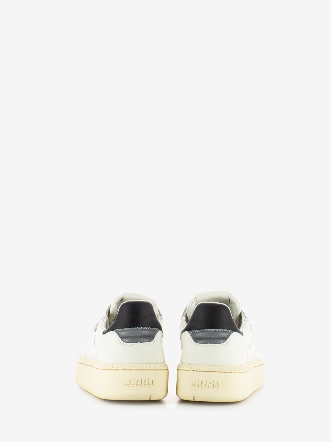Sneakers in pelle bianco vintage e nero
