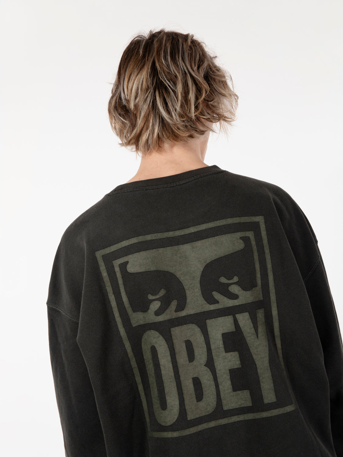 Pigment Eyes crew sweatshirt extra heavy pirate black