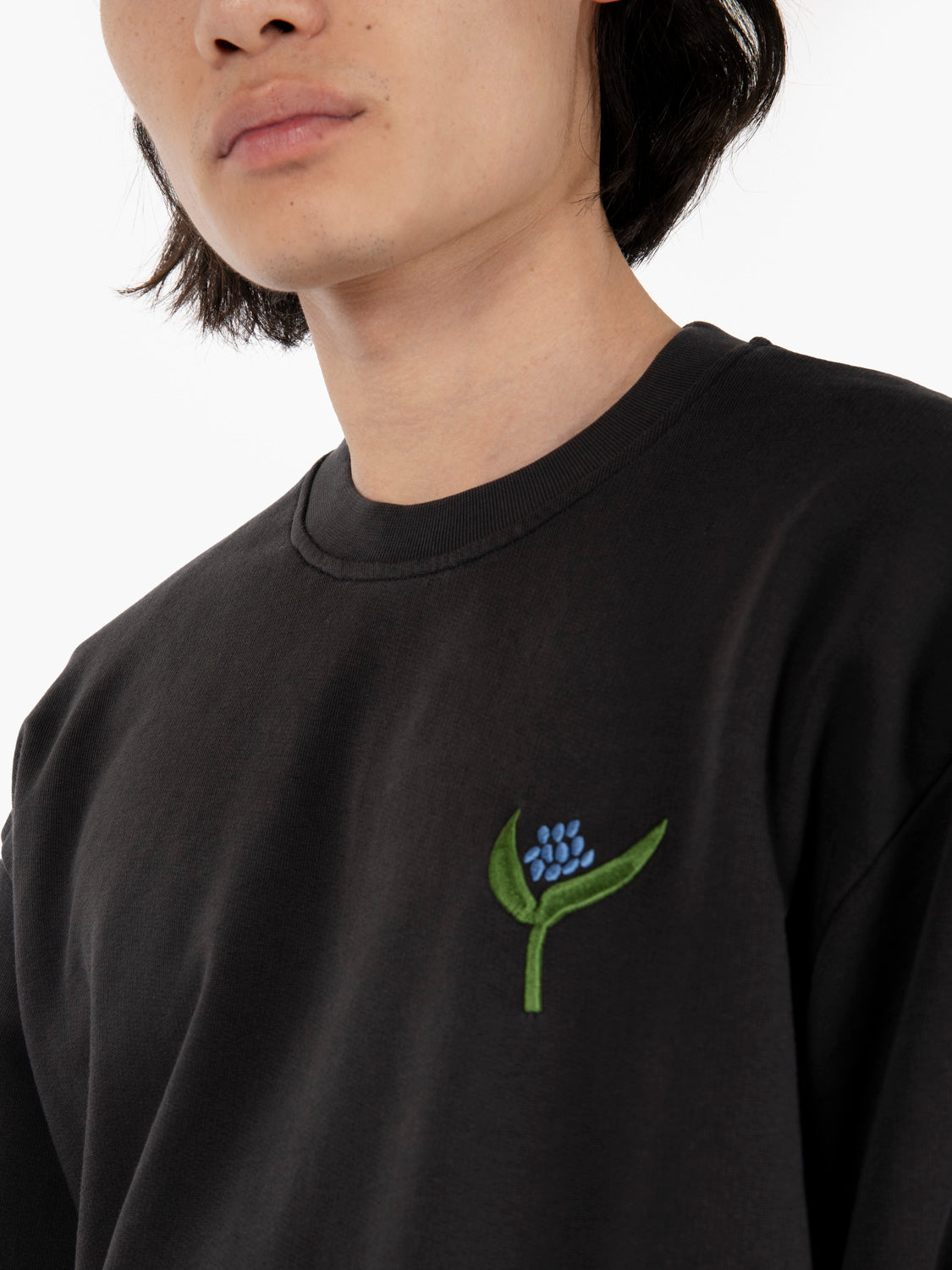 Flora noir charcoal sweatshirt