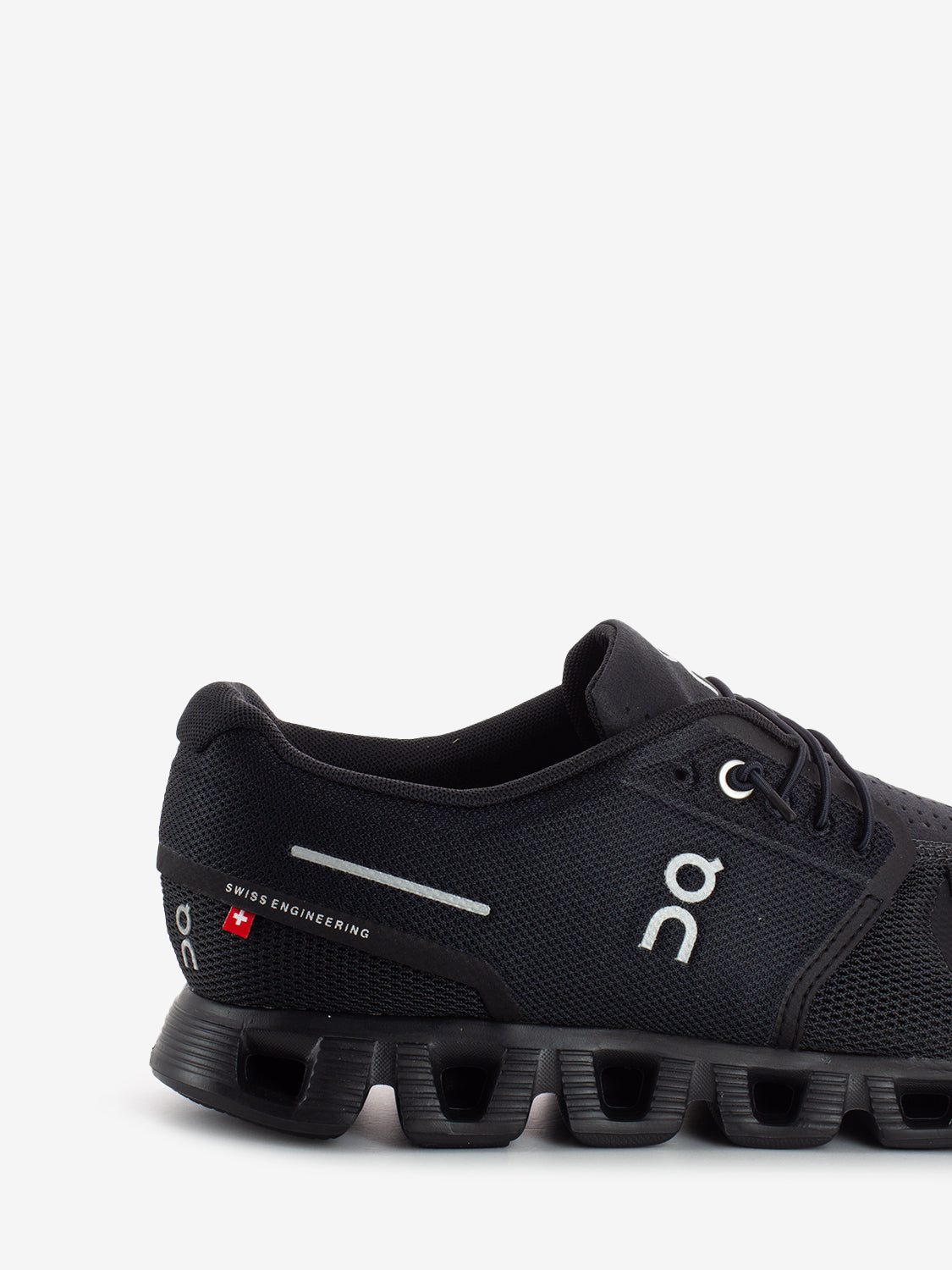 Cloud 5 M all black