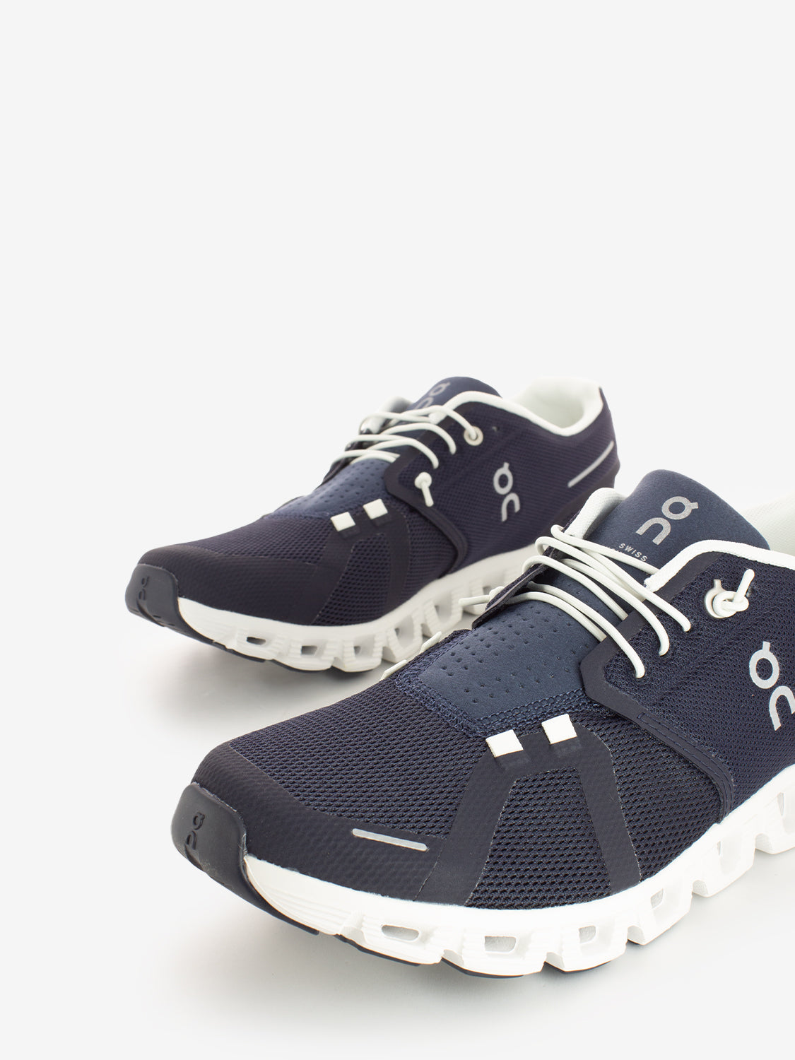 Cloud 5 M midnight / white