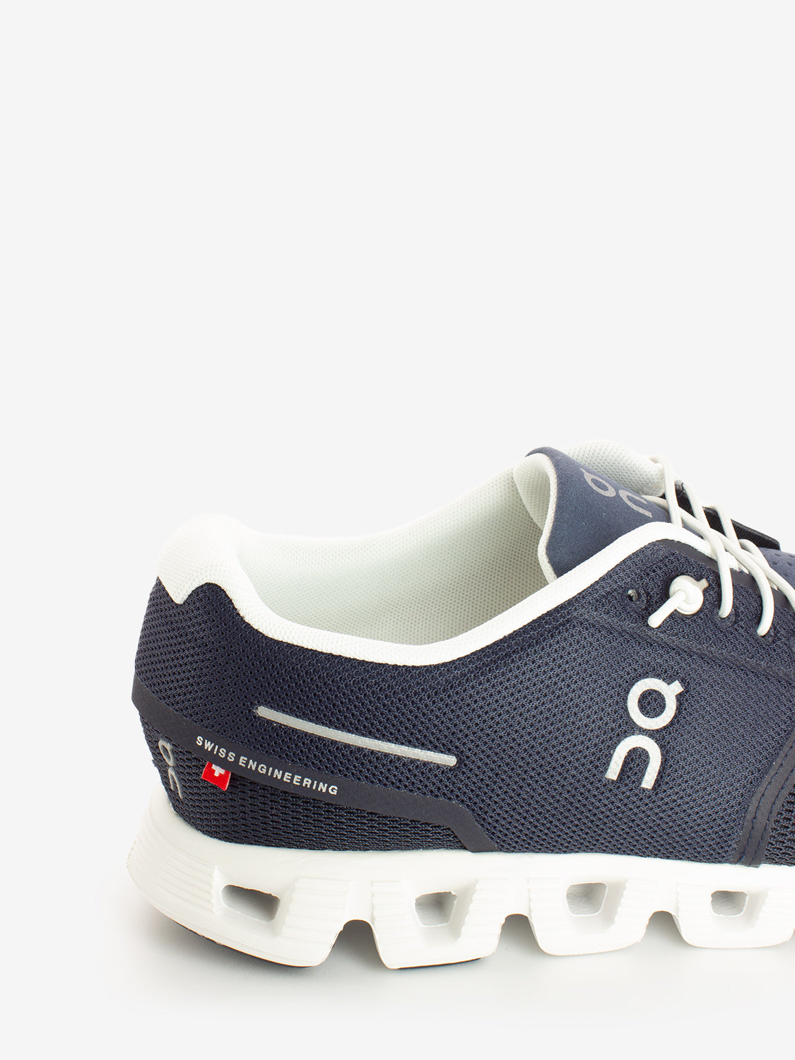 Cloud 5 M midnight / white