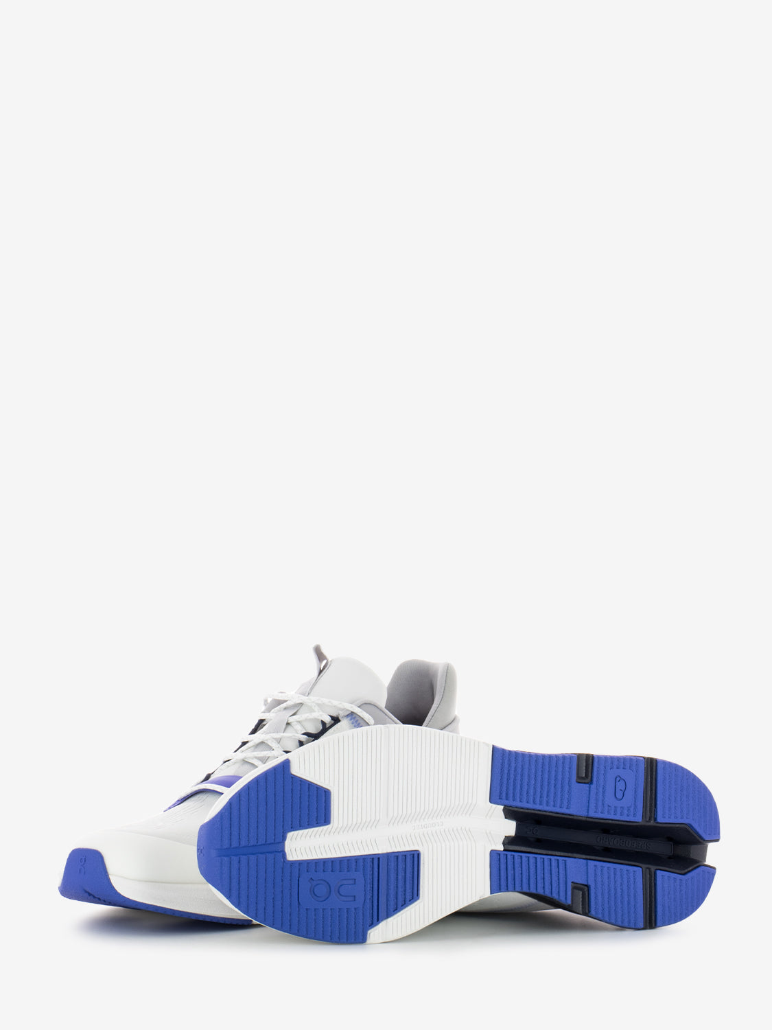 Cloudnova flux undyed-white / cobalt