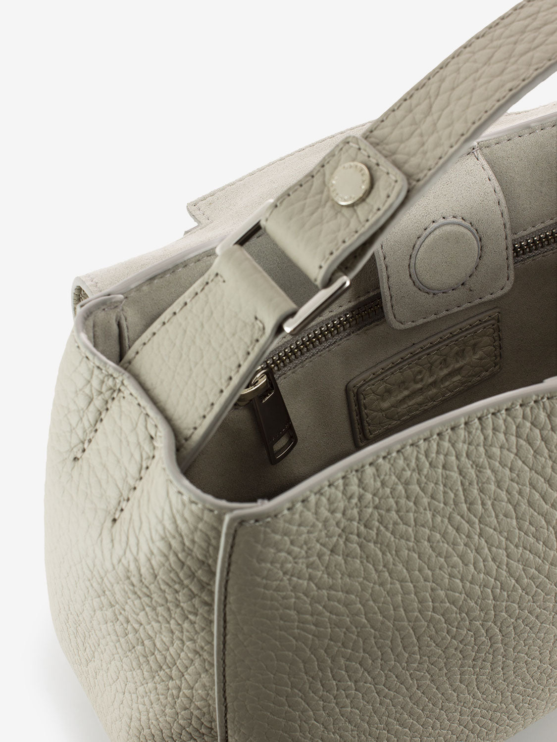 Borsa piccola in pelle martellata bianca