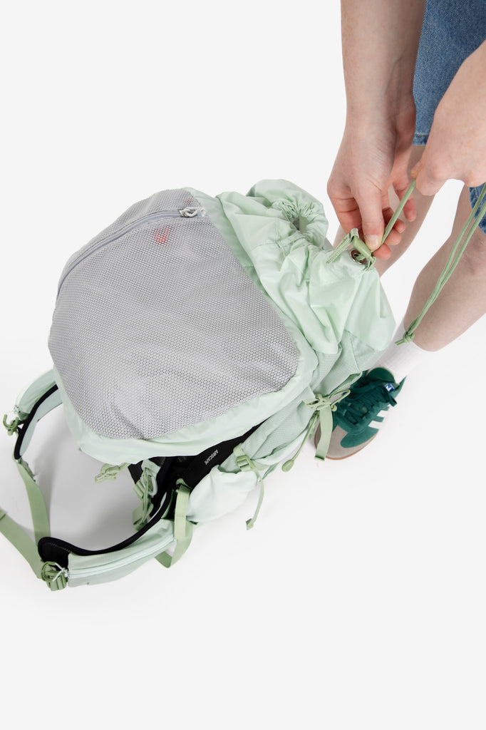 OSPREY - Tempest 33 Frosty mint green botanica