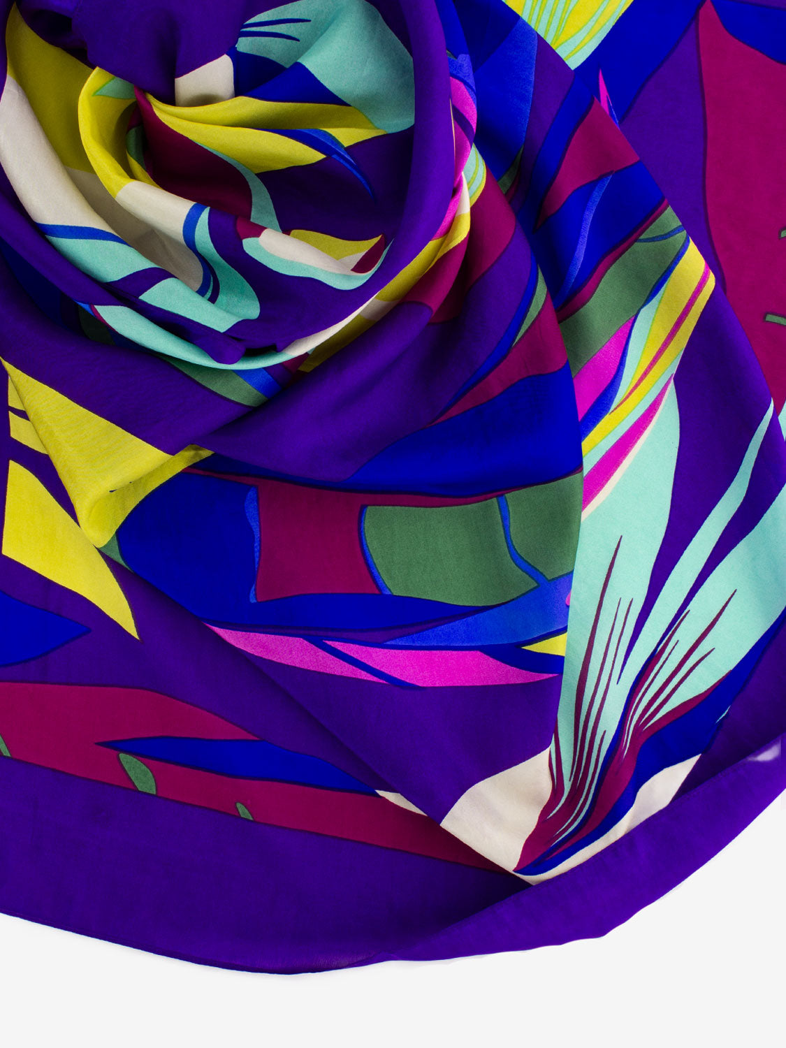 Cedro silk scarf with purple pattern