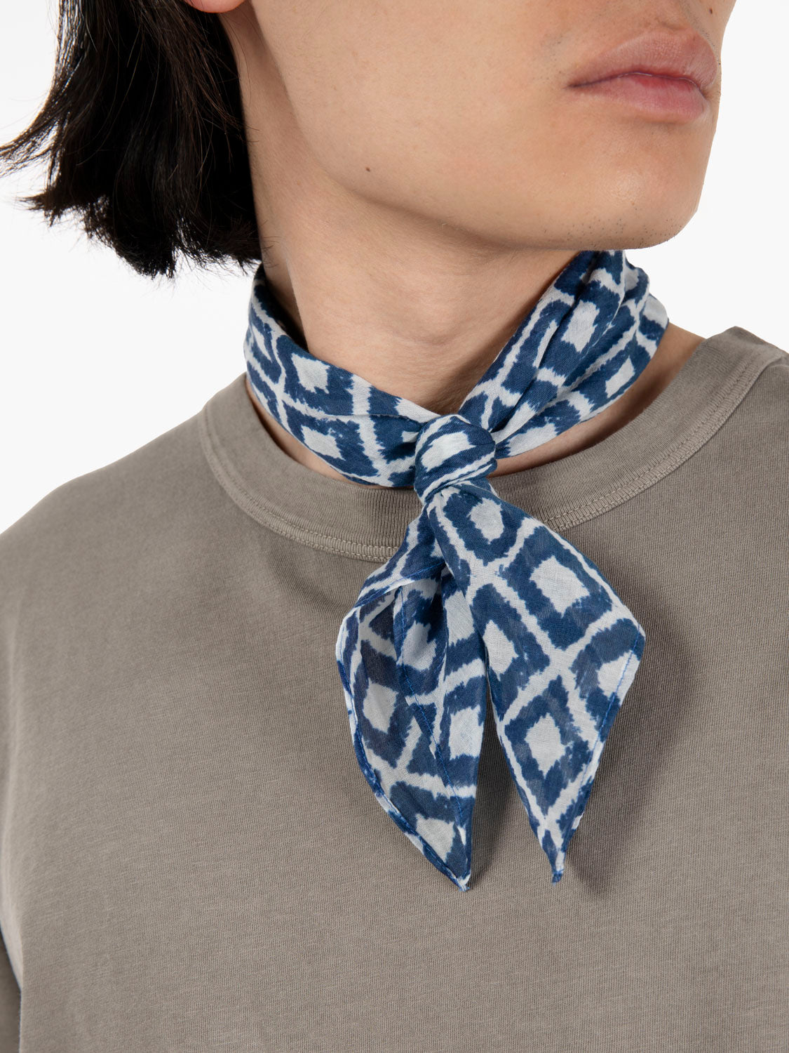Foulard Corbezzolo fantasia rombi blu