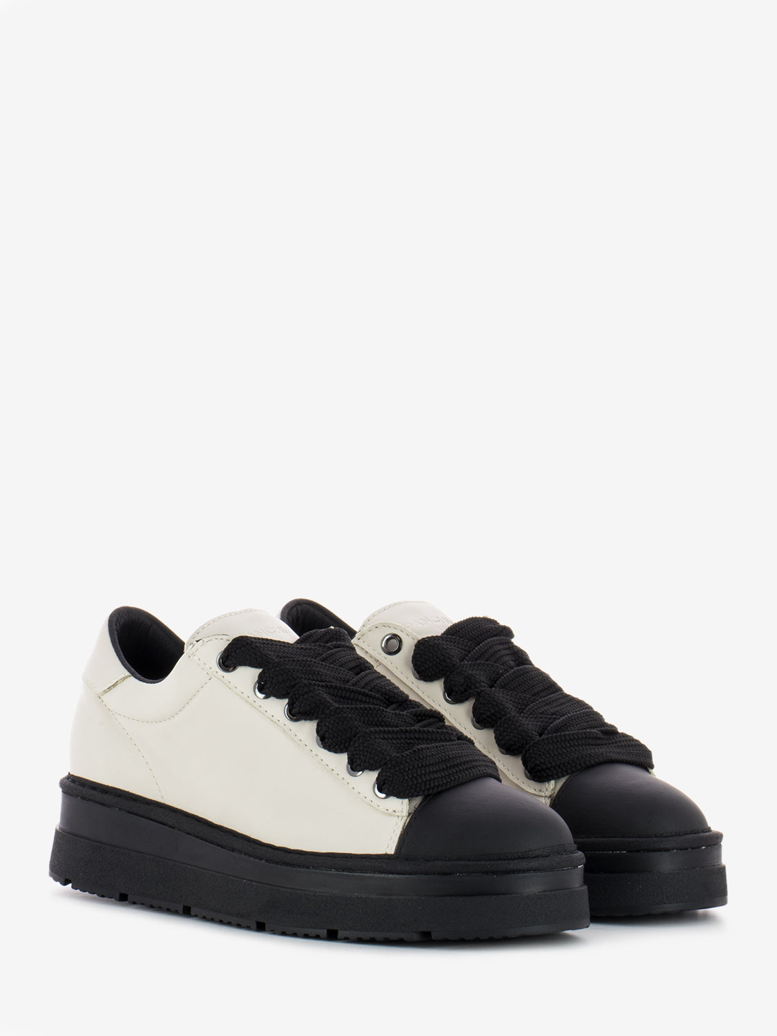 P89 Lace-up Shoe leather rubberized ivory