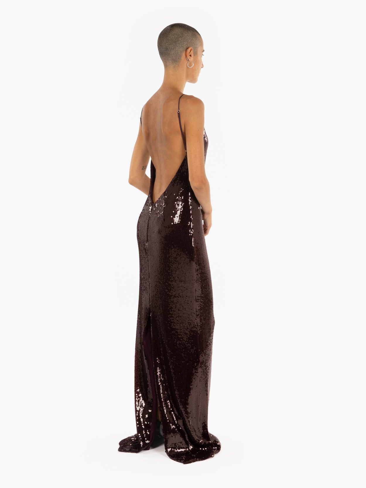 Abito lungo in tulle con paillettes viola