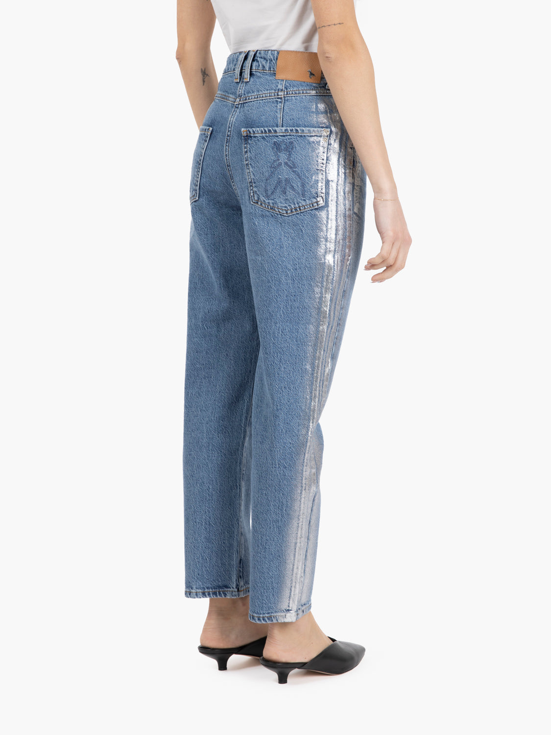 Carrot fit denim jeans in silver